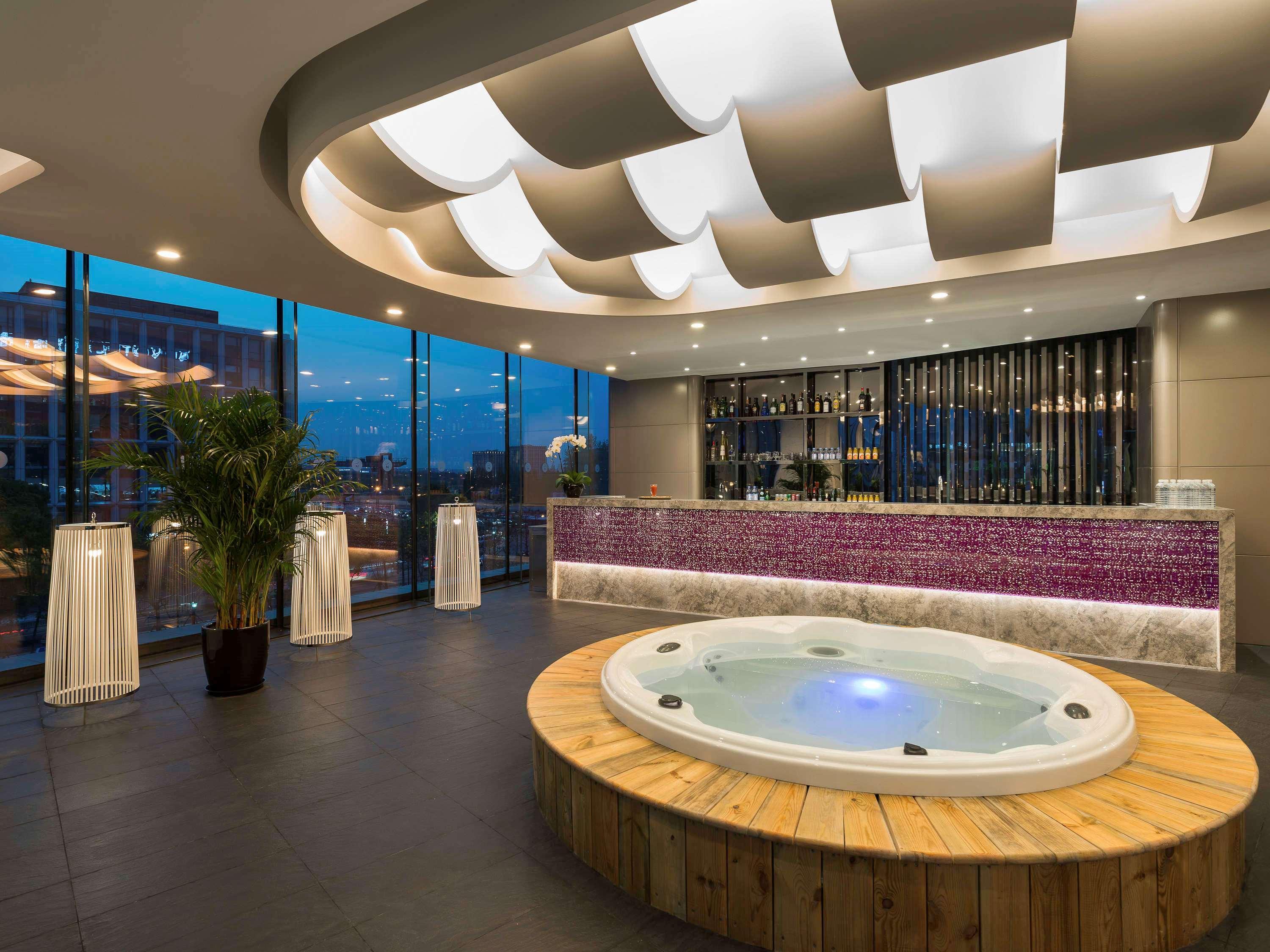 Novotel Hongqiao Hotel 5*